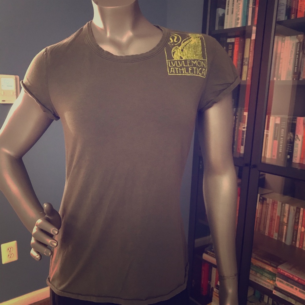 Size 8 Lululemon top